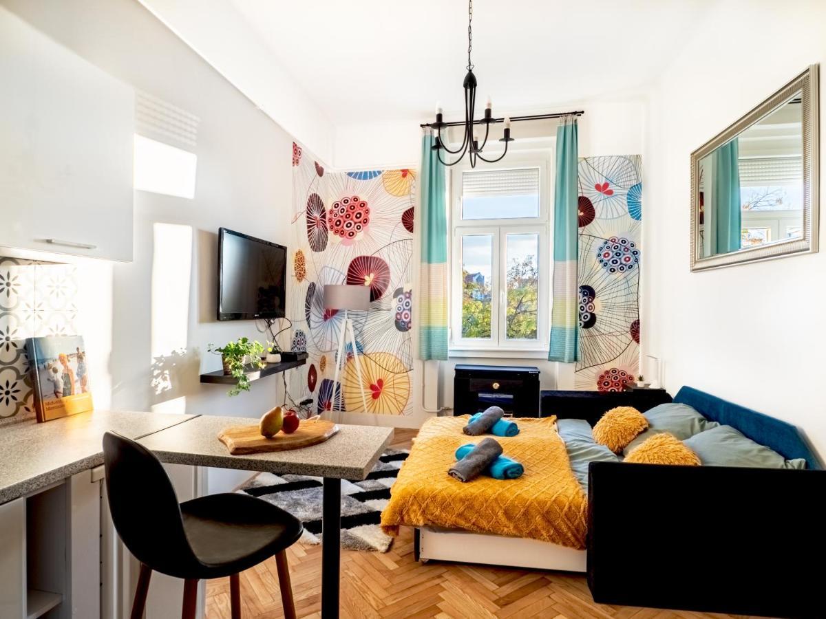 Gogol Studio Apartment Boedapest Buitenkant foto